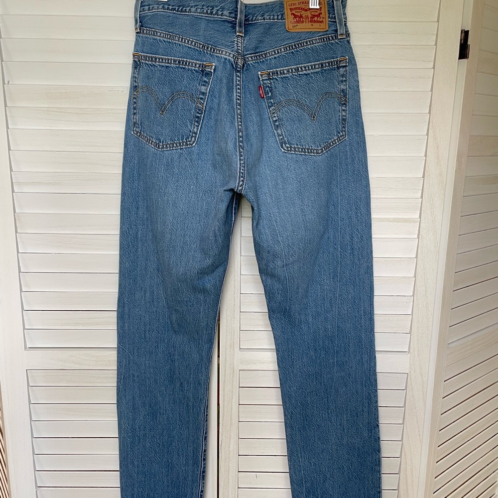 Levis 501 P Womens Distressed Medium Wash Jeans Size 26 x 30 Button Fly - Picture 6 of 7